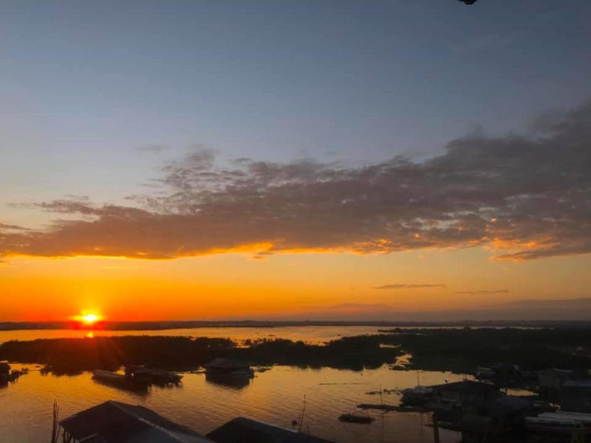 Amazon Dream Hostel With Ac And Starlink Iquitos Bagian luar foto