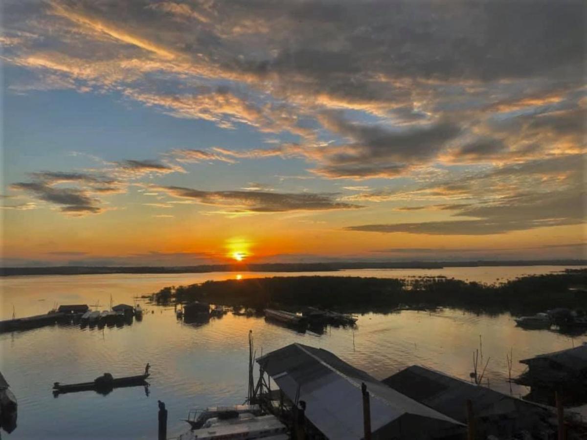 Amazon Dream Hostel With Ac And Starlink Iquitos Bagian luar foto